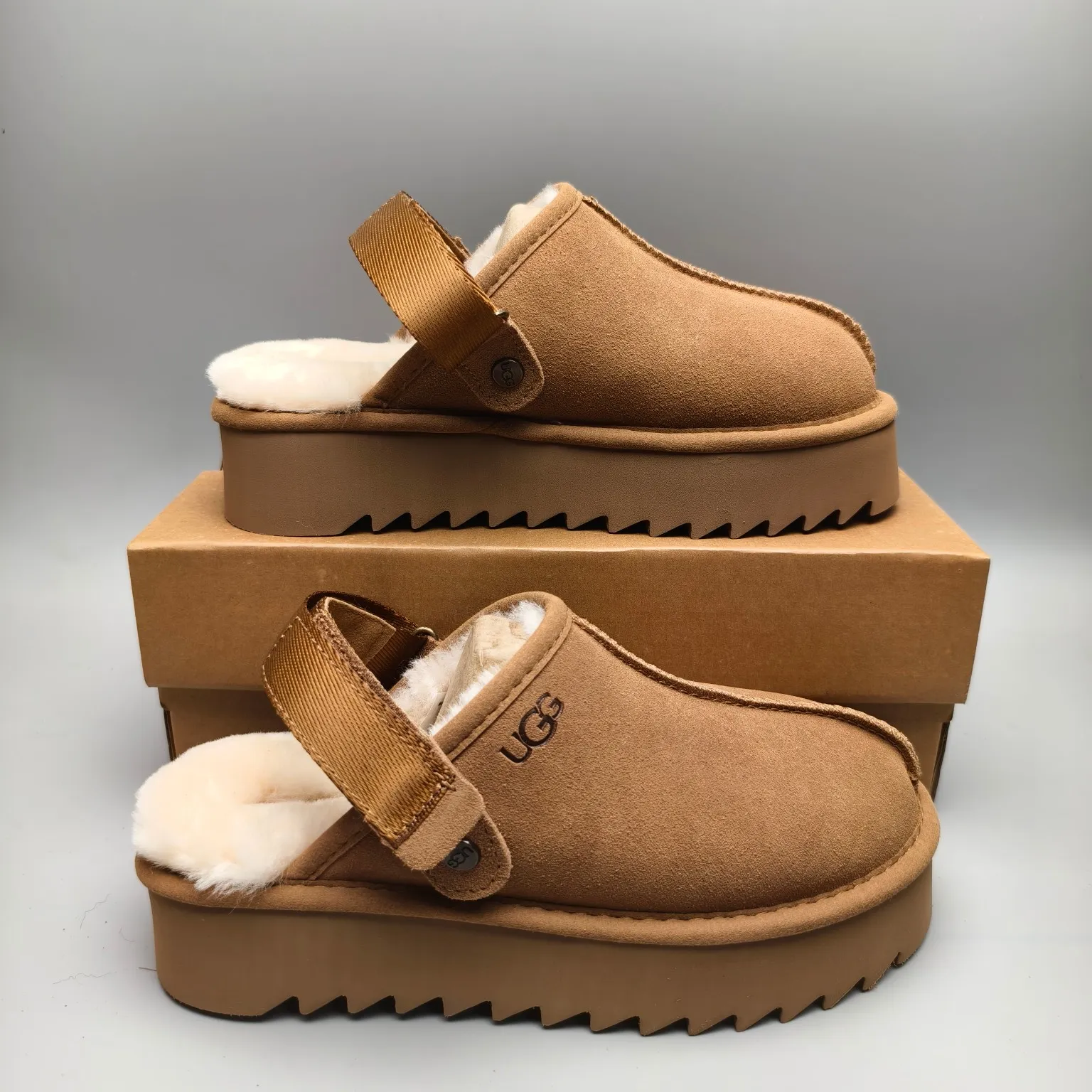 💰440 UGG sheepskin all-in-one snow boots 6734 thick-soled magic buckle dual-purpose slippers Color: Maroon Black Chocolate Matching code: 35-40